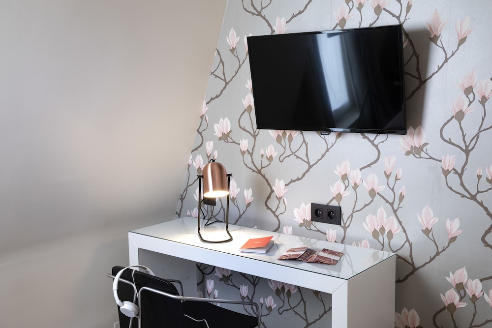 Hotel Brady – Gare de l’Est — Hotel rooms in Paris, Ile-de-France