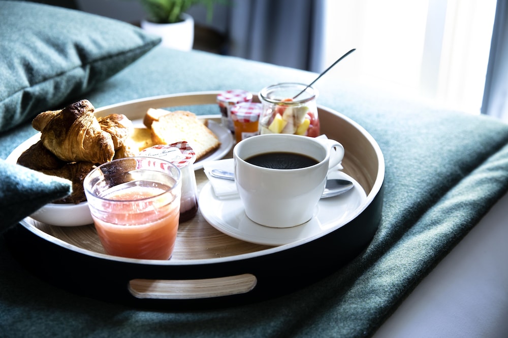 Hotel Brady – Gare de l’Est — Hotel rooms in Paris, Ile-de-France