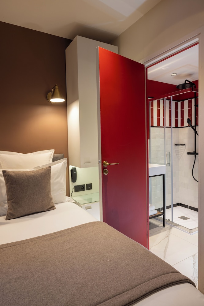 Hotel Brady – Gare de l’Est — Hotel rooms in Paris, Ile-de-France