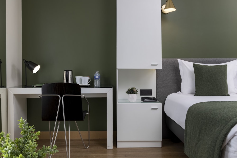 Hotel Brady – Gare de l’Est — Hotel rooms in Paris, Ile-de-France