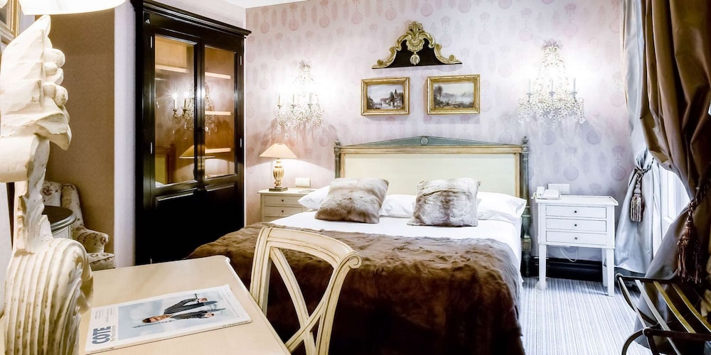 Hôtel Chateaubriand Champs Elysées - zdjęcie 5