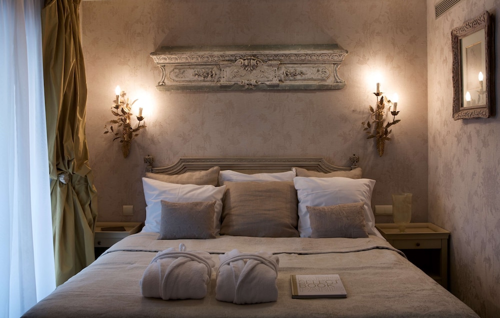 Hôtel Chateaubriand Champs Elysées - zdjęcie 3