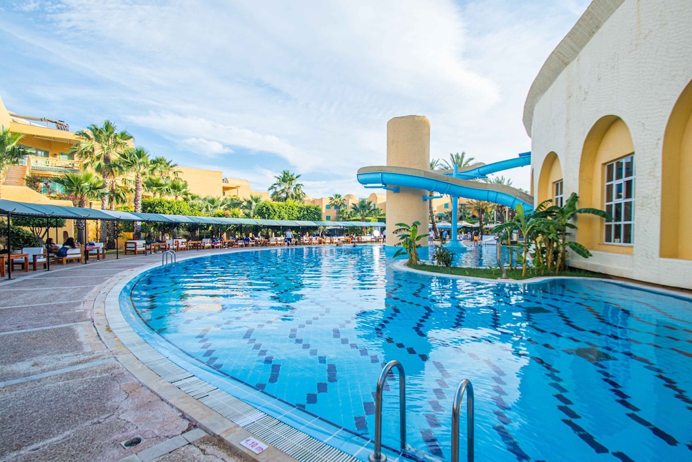 Suites hotel les charmilles & spa - zdjęcie 2