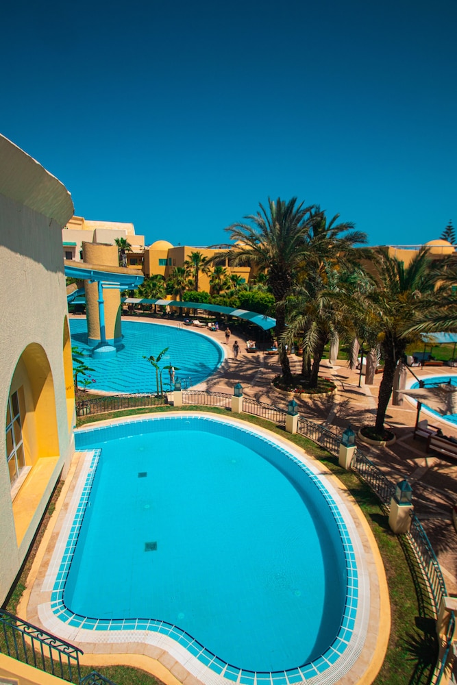Suites hotel les charmilles & spa - zdjęcie 3