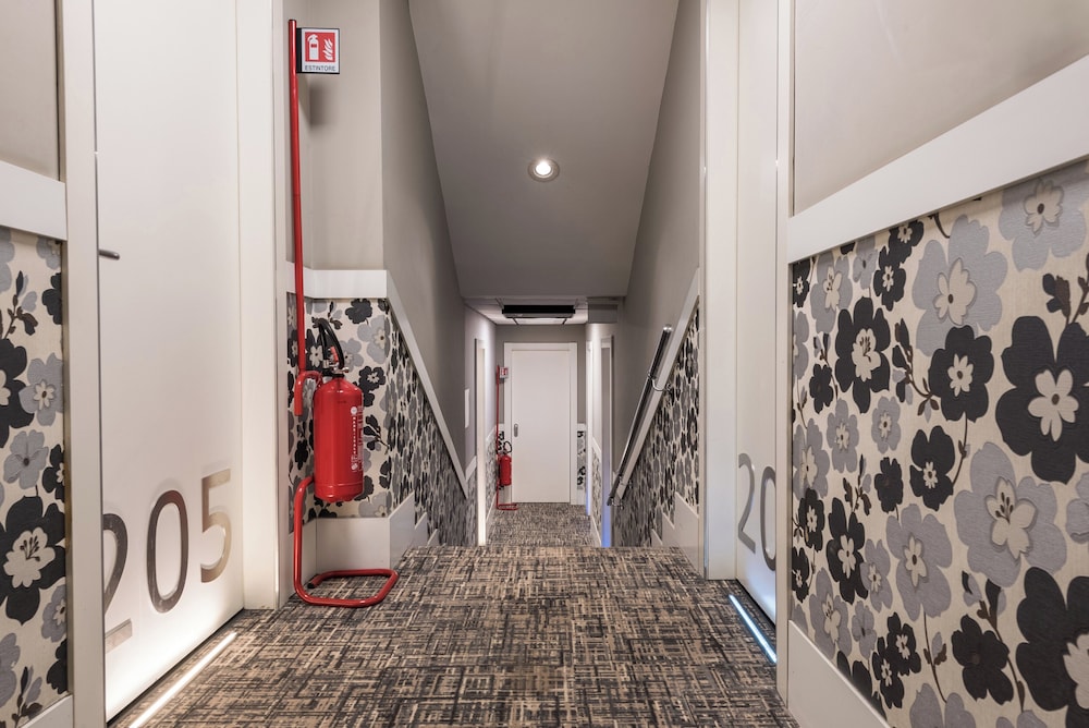 Noba Hotel e Residenze — Hotel building in Rome, Lazio