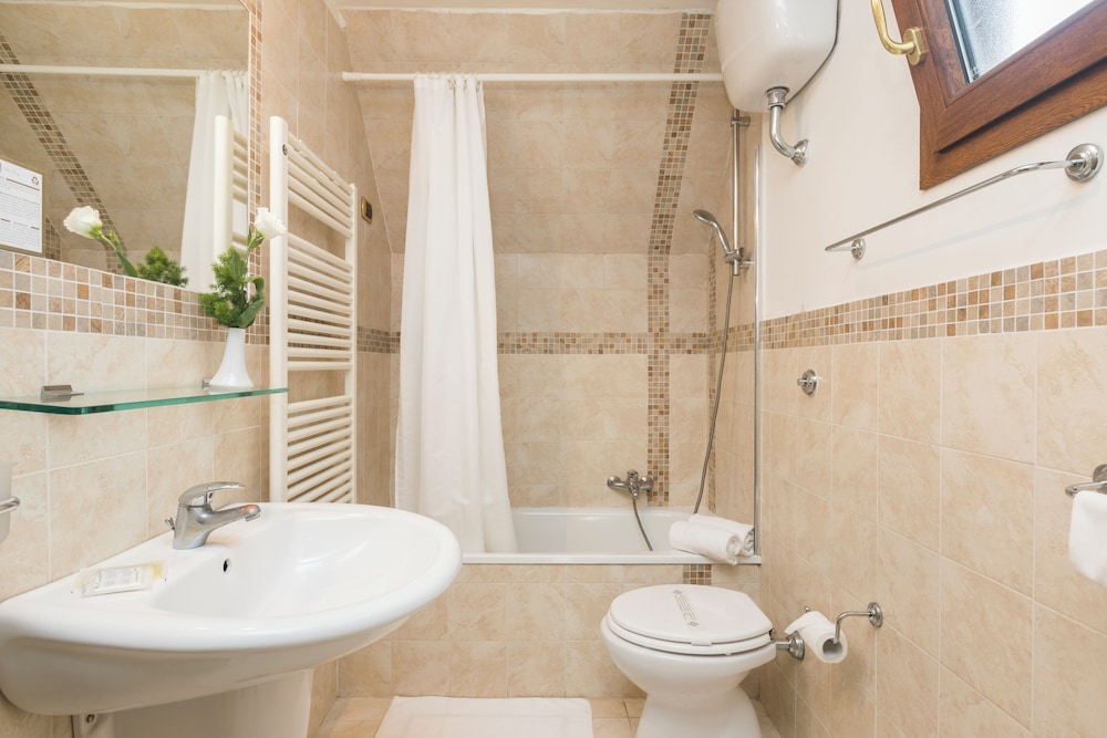 Hotel Villa Rosa — Hotel rooms in Rome, Lazio