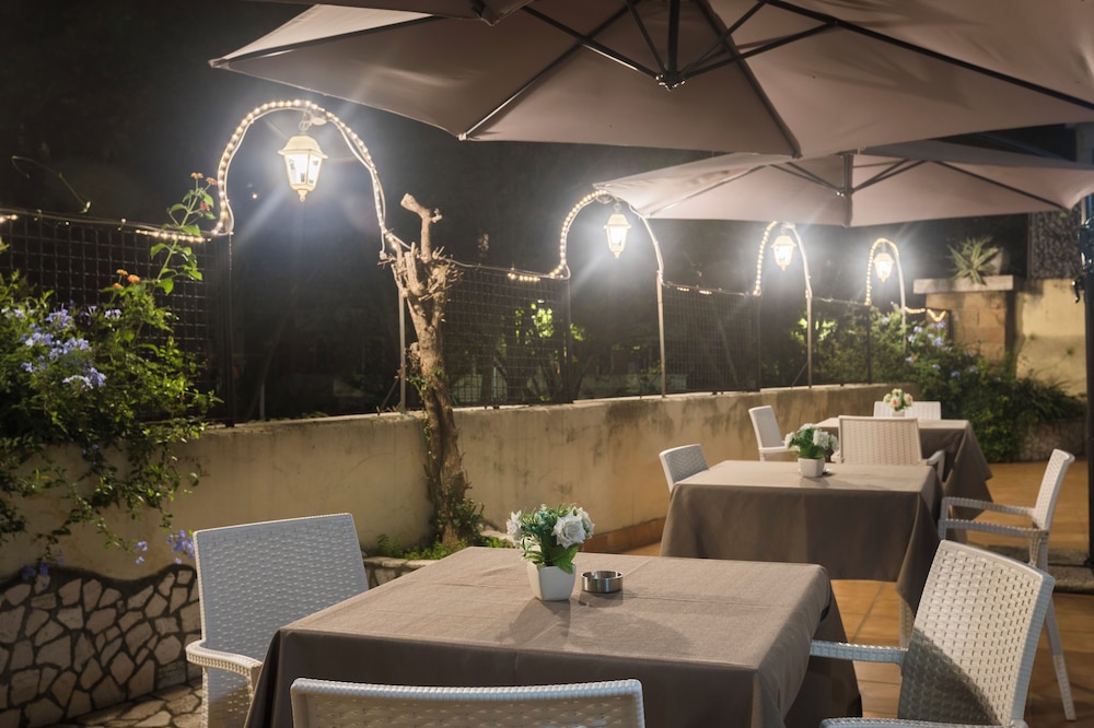Hotel Villa Rosa — Restaurant & bars in Rome, Lazio