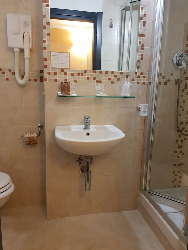 Hotel Villa Rosa — Hotel rooms in Rome, Lazio