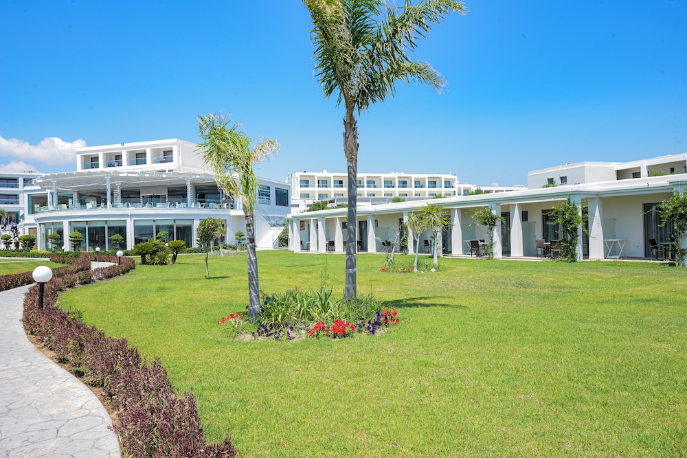 Asterias Beach Resort — Hotel building in Kolymbia, South Aegean