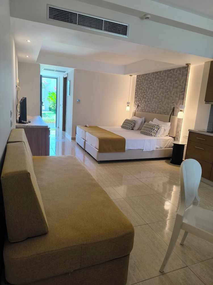 Asterias Beach Resort — Hotel rooms in Kolymbia, South Aegean