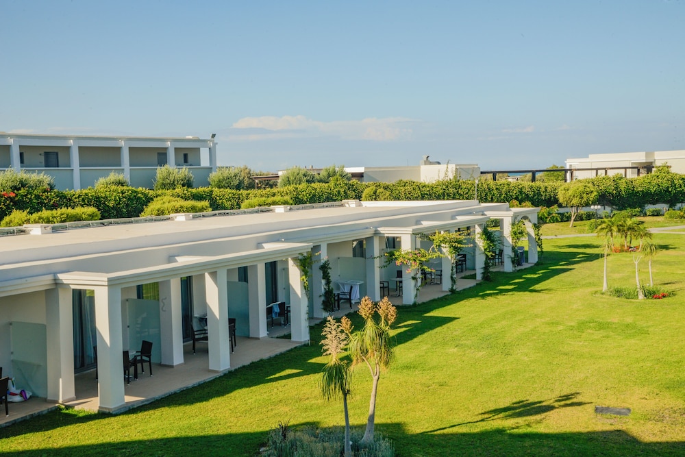 Asterias Beach Resort — Hotel building in Kolymbia, South Aegean