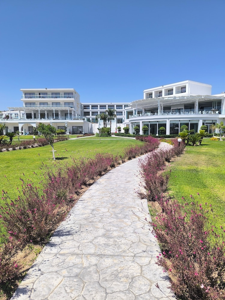 Asterias Beach Resort — Hotel building in Kolymbia, South Aegean