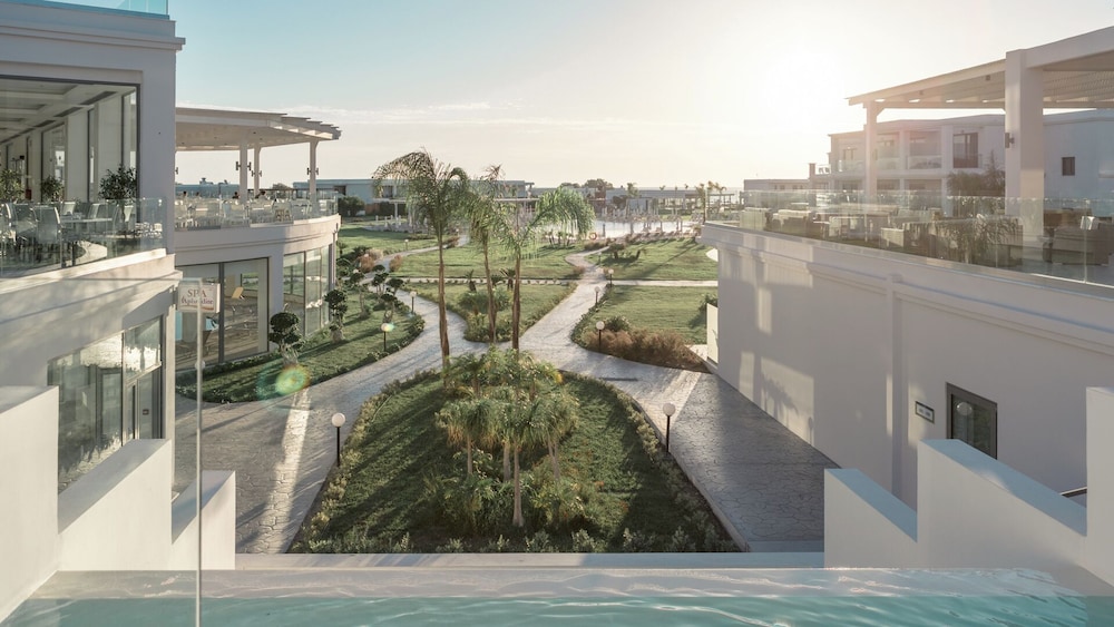 Asterias Beach Resort — Hotel building in Kolymbia, South Aegean