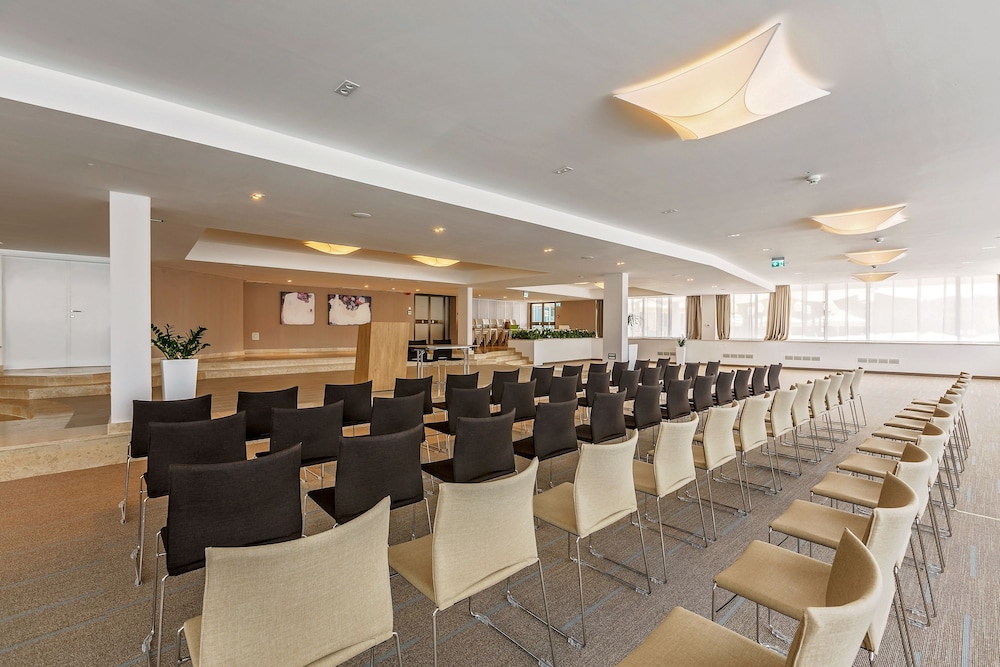 Hotel Zorna Plava Laguna — Hotel building in Poreč, Istria