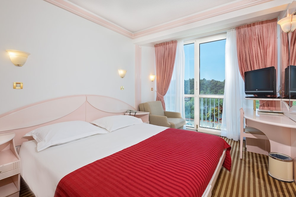 Hotel Zorna Plava Laguna — Hotel rooms in Poreč, Istria