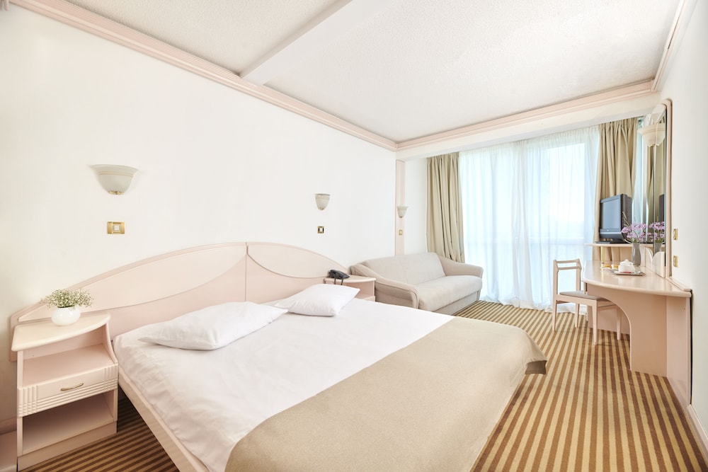 Hotel Zorna Plava Laguna — Hotel rooms in Poreč, Istria