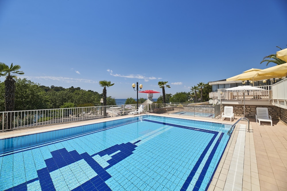 Hotel Zorna Plava Laguna — Swimming pool in Poreč, Istria