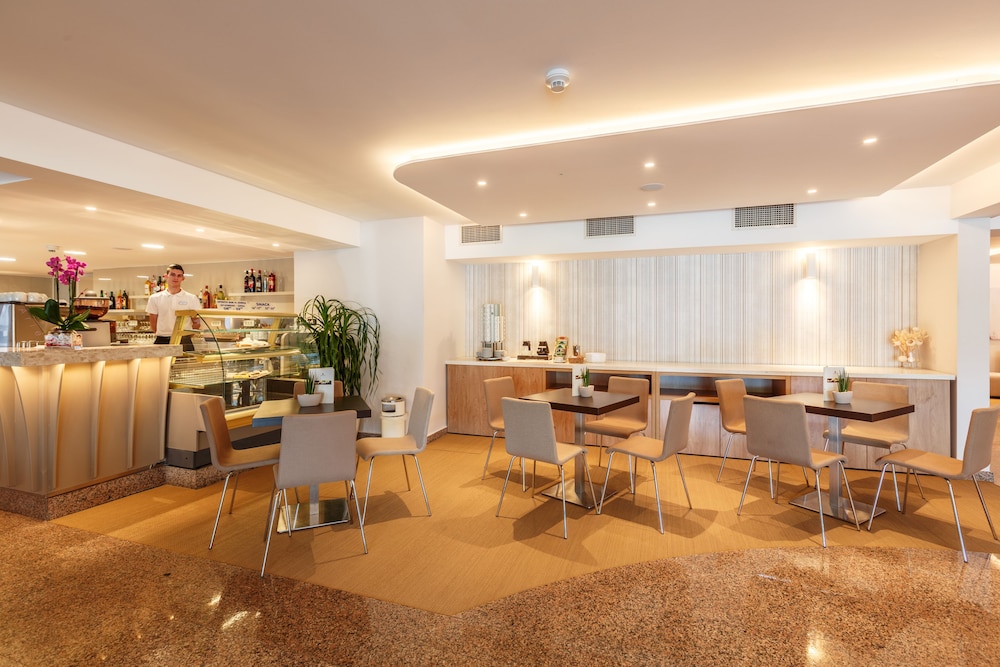 Hotel Zorna Plava Laguna — Restaurant & bars in Poreč, Istria