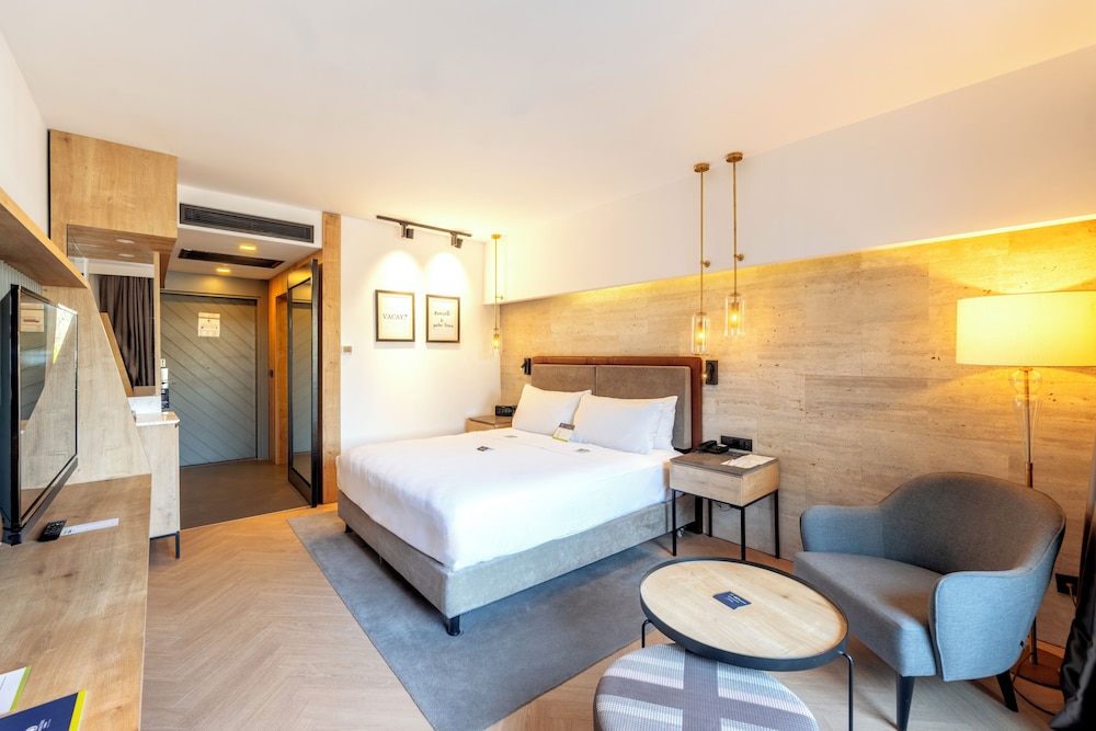 DoubleTree by Hilton Antalya-Kemer All-Inclusive Resort — Hotel rooms in Kemer