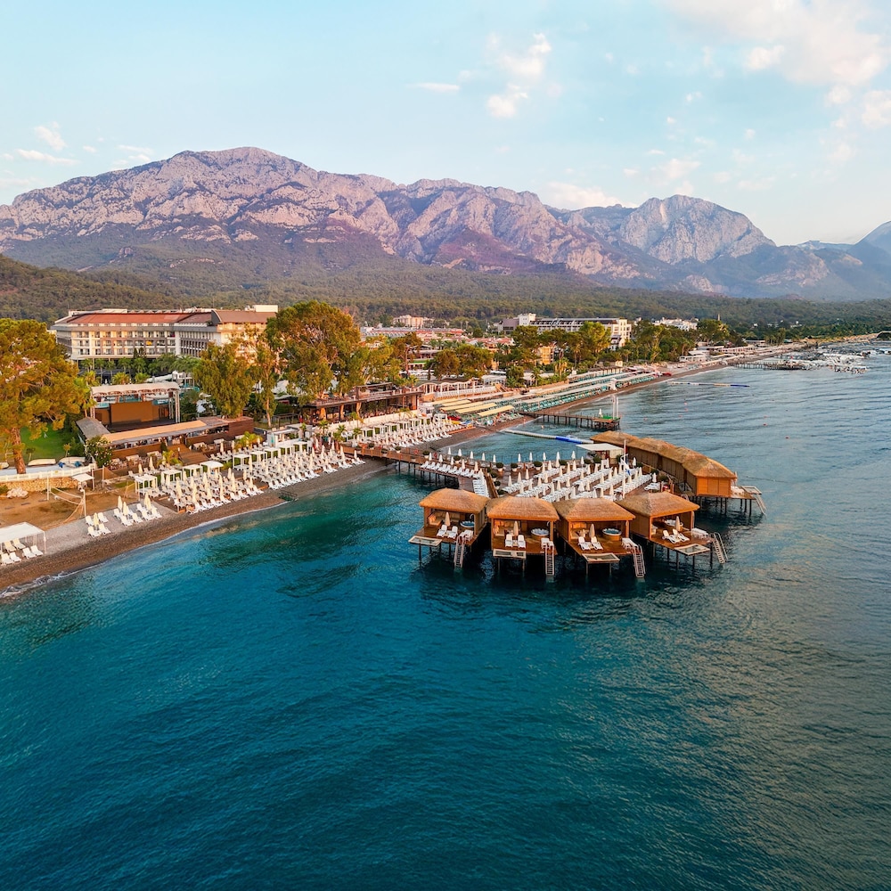 DoubleTree by Hilton Antalya-Kemer All-Inclusive Resort — Beach in Kemer