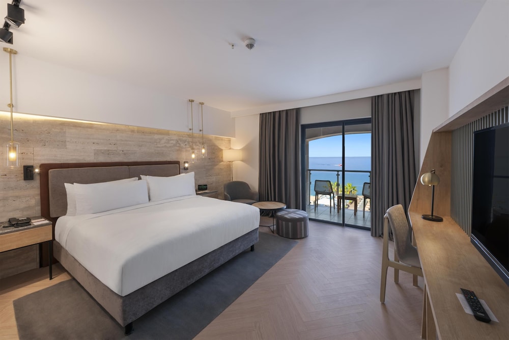 DoubleTree by Hilton Antalya-Kemer All-Inclusive Resort — Hotel rooms in Kemer