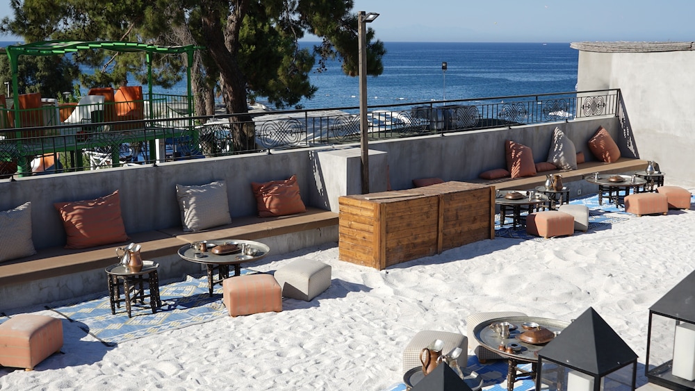 DoubleTree by Hilton Antalya-Kemer All-Inclusive Resort — Beach in Kemer