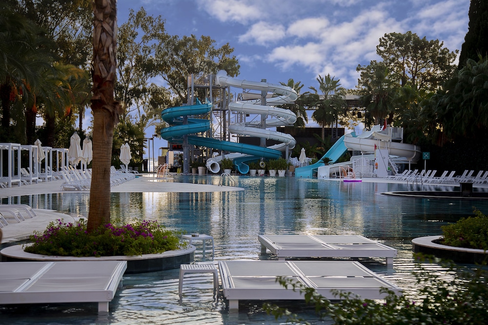 DoubleTree by Hilton Antalya-Kemer All-Inclusive Resort — Swimming pool in Kemer