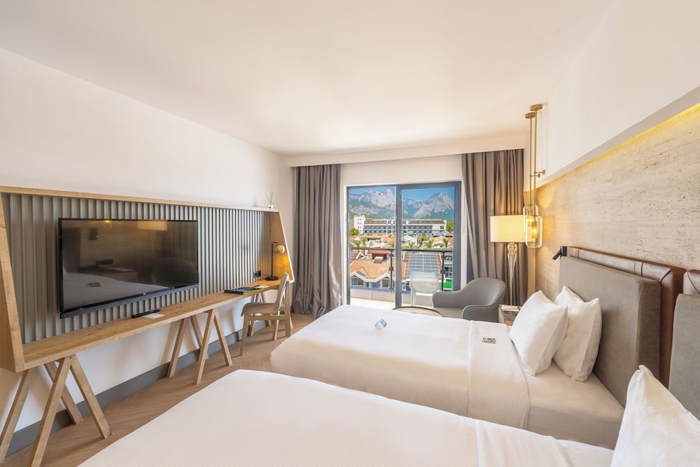 DoubleTree by Hilton Antalya-Kemer All-Inclusive Resort — Hotel rooms in Kemer