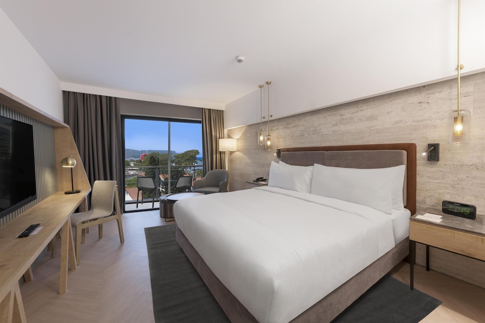 DoubleTree by Hilton Antalya-Kemer All-Inclusive Resort — Hotel rooms in Kemer