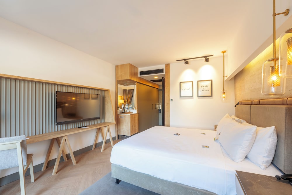 DoubleTree by Hilton Antalya-Kemer All-Inclusive Resort — Hotel rooms in Kemer
