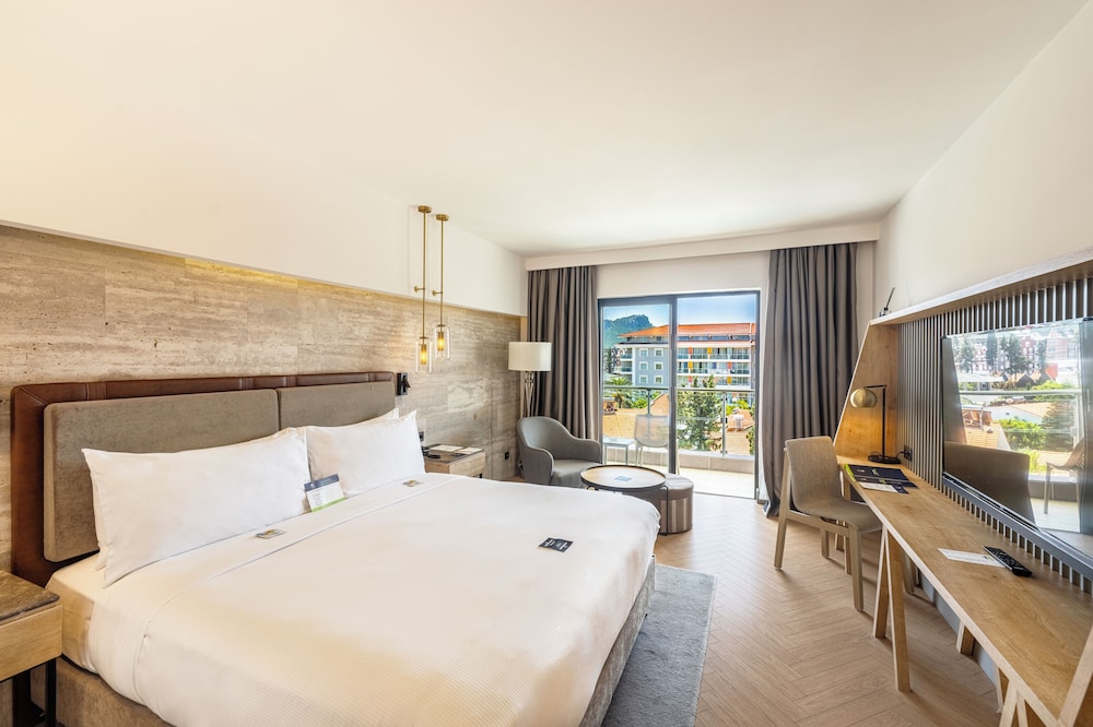 DoubleTree by Hilton Antalya-Kemer All-Inclusive Resort — Hotel rooms in Kemer