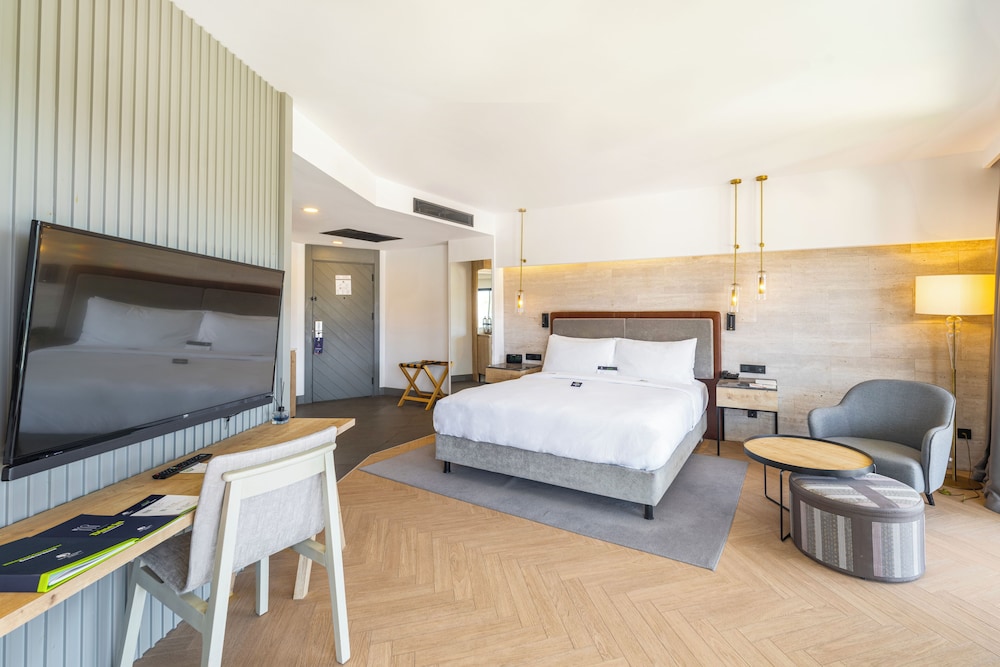 DoubleTree by Hilton Antalya-Kemer All-Inclusive Resort — Hotel rooms in Kemer