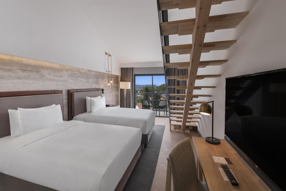 DoubleTree by Hilton Antalya-Kemer All-Inclusive Resort — Hotel rooms in Kemer