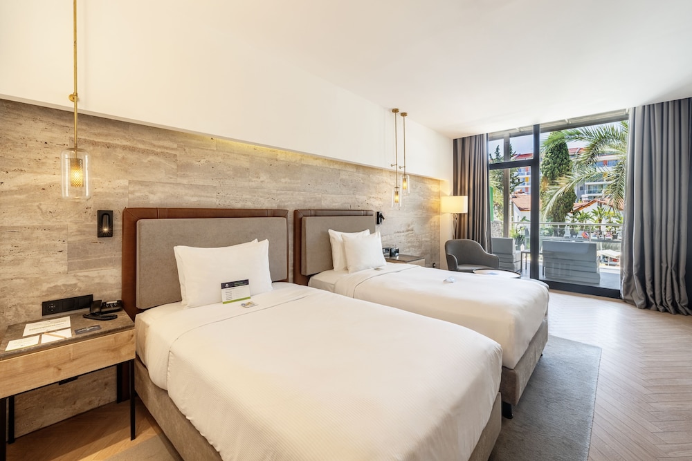 DoubleTree by Hilton Antalya-Kemer All-Inclusive Resort — Hotel rooms in Kemer