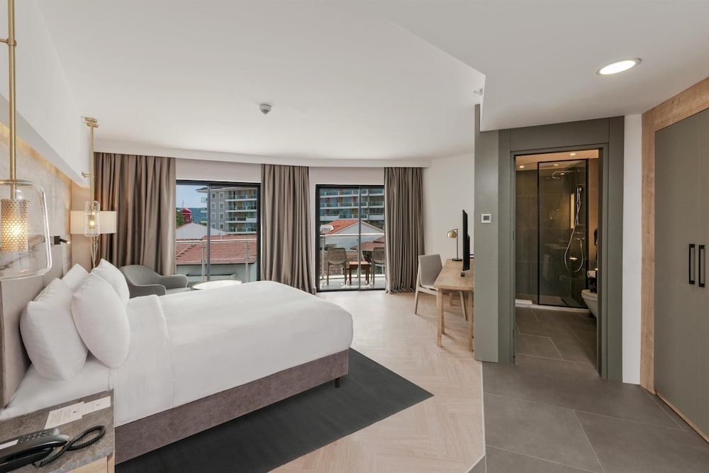 DoubleTree by Hilton Antalya-Kemer All-Inclusive Resort — Hotel rooms in Kemer