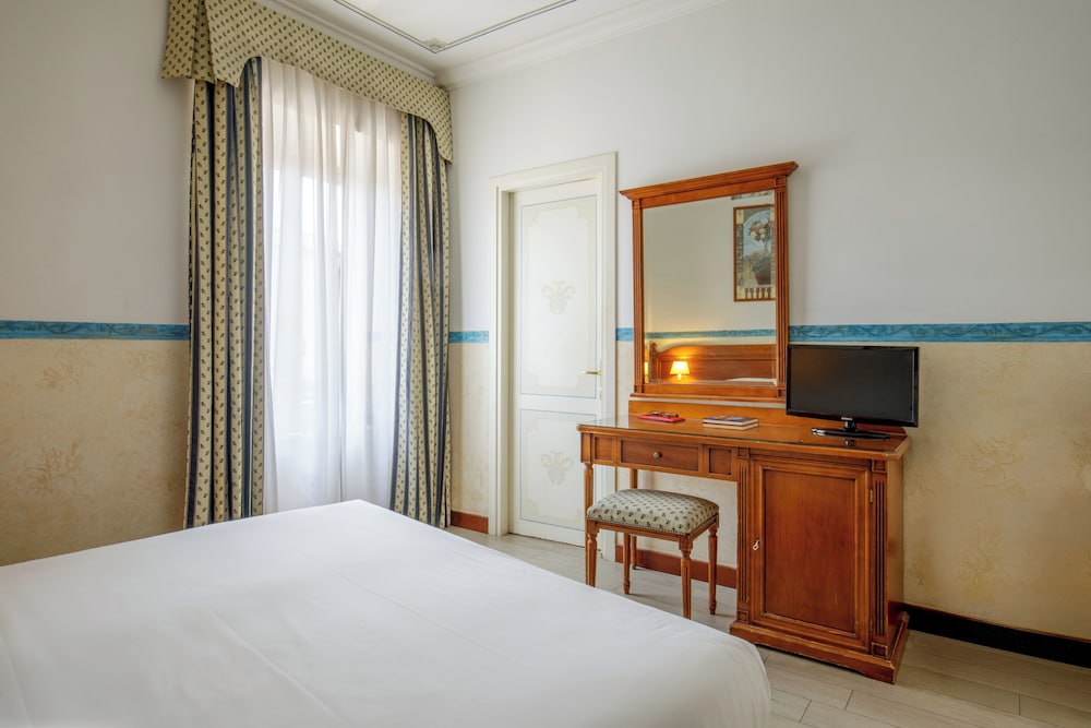 Hotel Alessandrino — Hotel rooms in Rome, Lazio