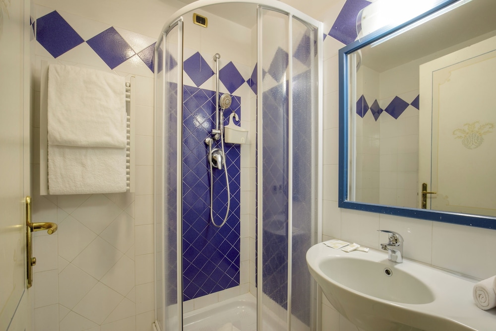 Hotel Alessandrino — Hotel rooms in Rome, Lazio