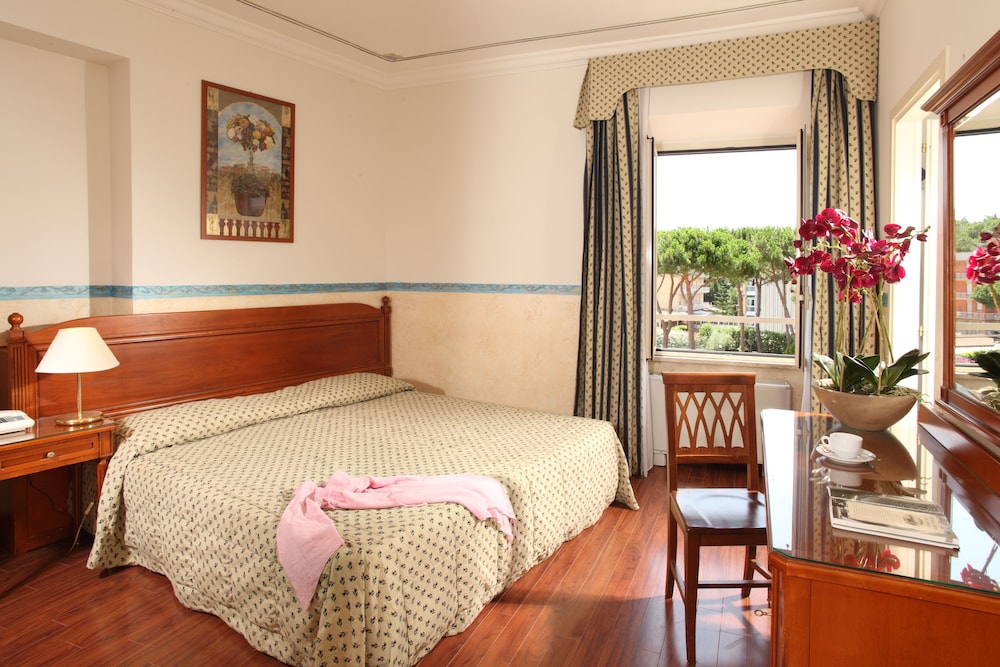 Hotel Alessandrino — Hotel rooms in Rome, Lazio