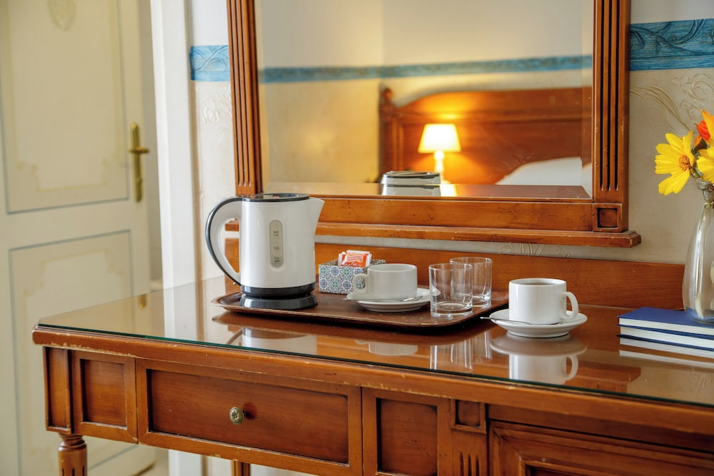 Hotel Alessandrino — Hotel rooms in Rome, Lazio