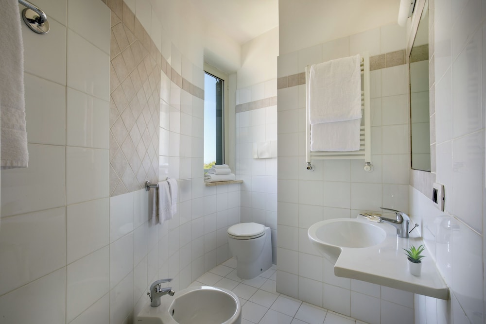 Hotel Alessandrino — Hotel rooms in Rome, Lazio