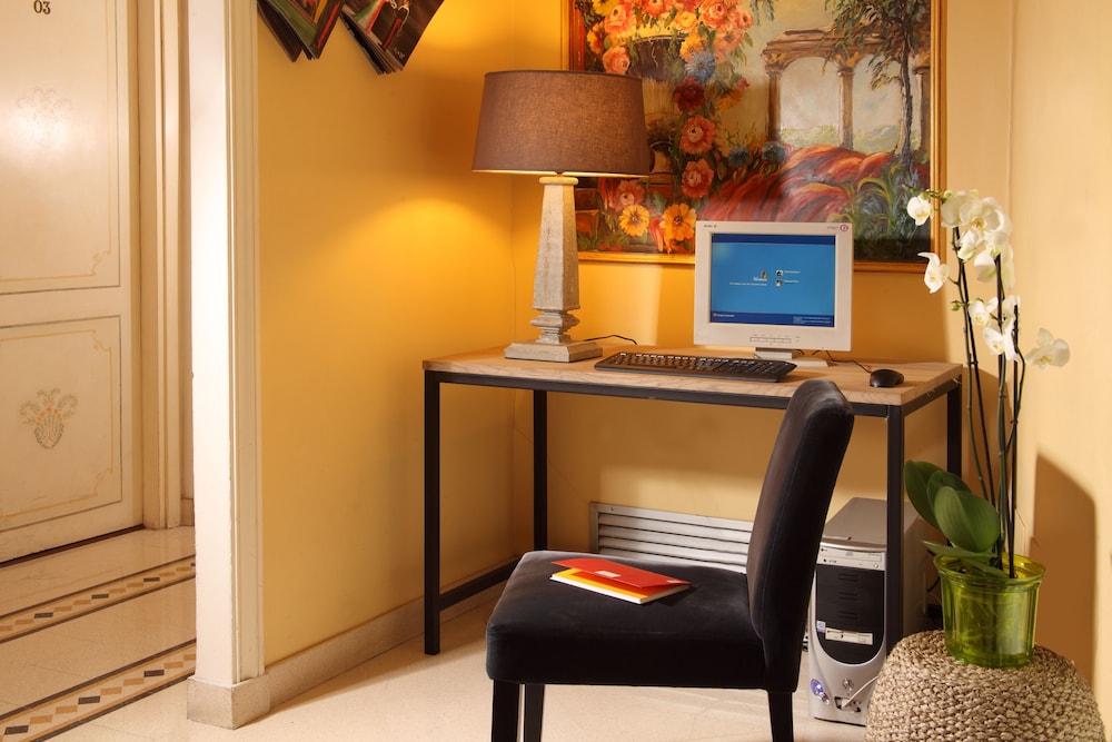 Hotel Alessandrino — Hotel rooms in Rome, Lazio