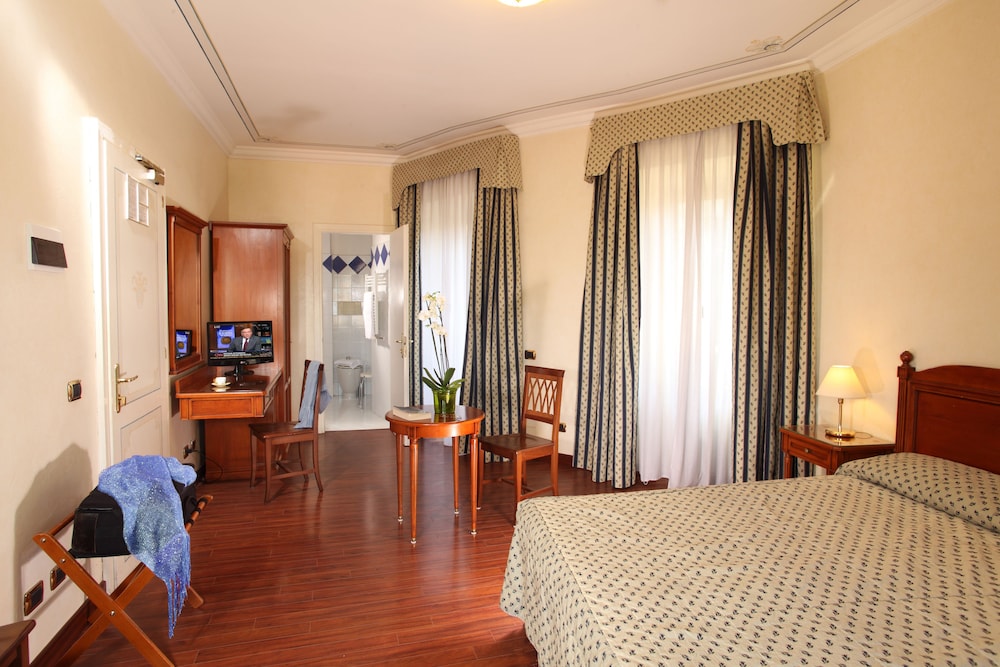 Hotel Alessandrino — Hotel rooms in Rome, Lazio