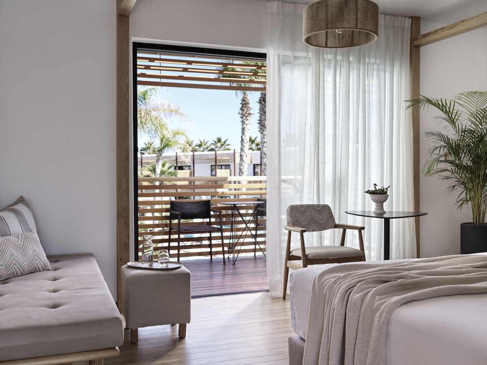 Stella Island Luxury Resort & Spa - Adults Only — Rooms in Analipsi