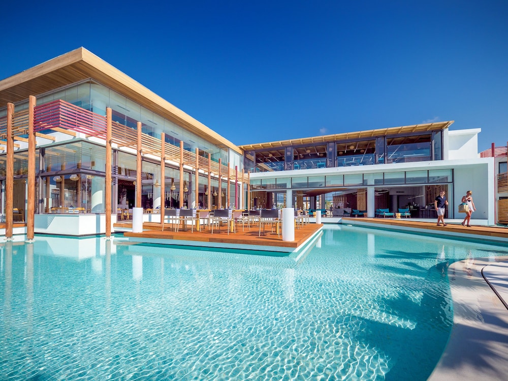Stella Island Luxury Resort & Spa - Adults Only — Restaurant in Analipsi