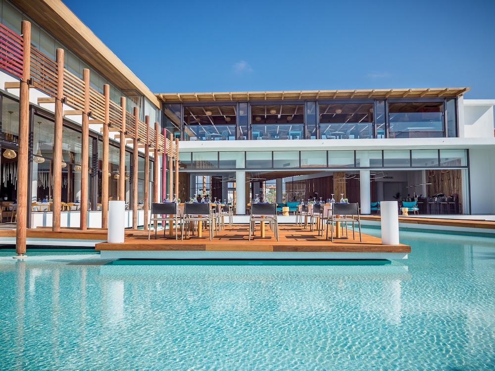 Stella Island Luxury Resort & Spa - Adults Only — Restaurant in Analipsi