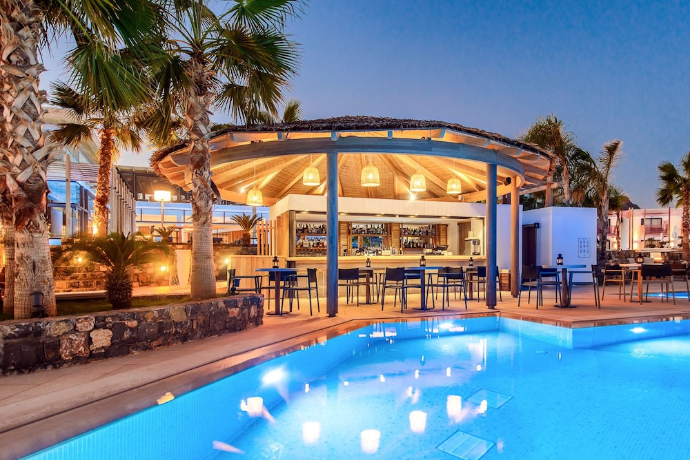Stella Island Luxury Resort & Spa - Adults Only — Restaurant in Analipsi