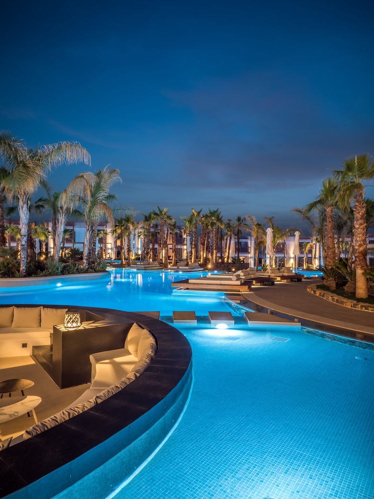 Stella Island Luxury Resort & Spa - Adults Only — Shared spaces in Analipsi