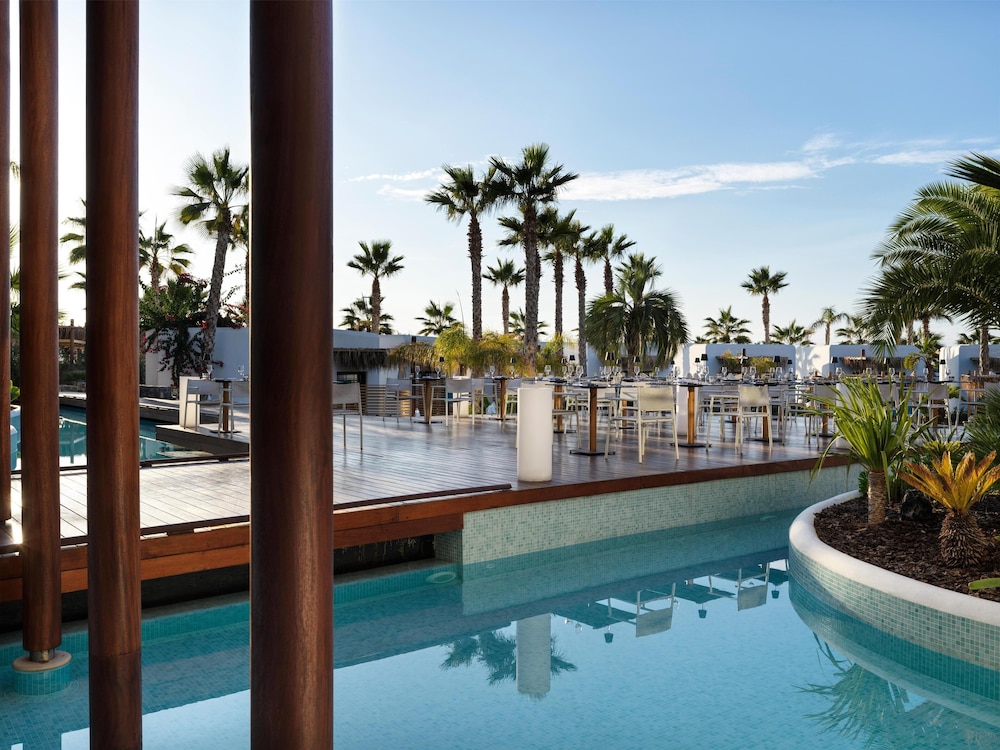 Stella Island Luxury Resort & Spa - Adults Only — Restaurant in Analipsi