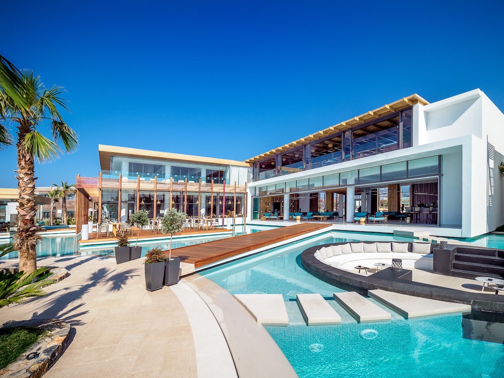 Stella Island Luxury Resort & Spa - Adults Only — Pool in Analipsi