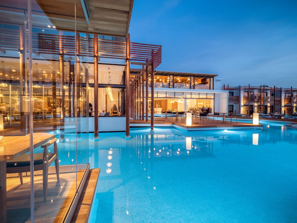 Stella Island Luxury Resort & Spa - Adults Only — Restaurant in Analipsi